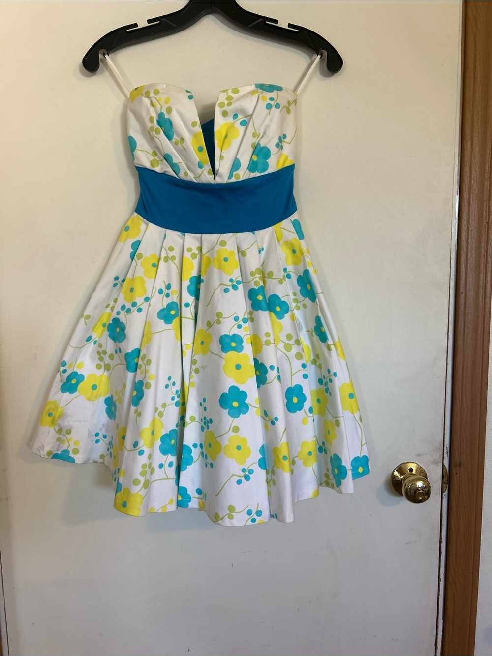 Sara Strapless floral for & flare dress Size Small